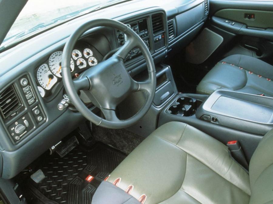  Chevrolet Avalanche 2002 года  (фото 4 из 93)